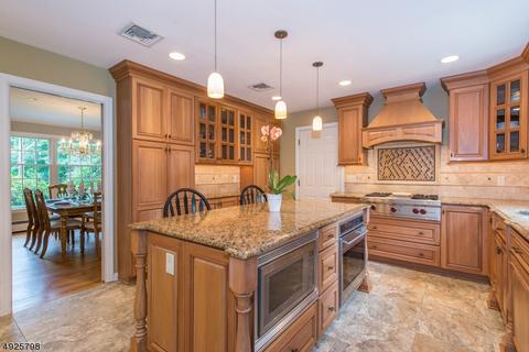 67 Millglen Rd, Upper Saddle River, NJ 07458 photo 8