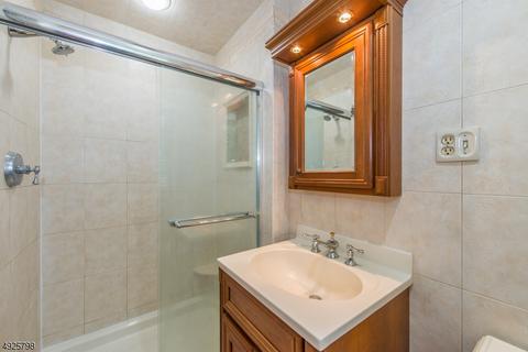 67 Millglen Rd, Upper Saddle River, NJ 07458 photo 20