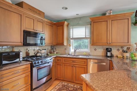 31 Hadley Ln, Wayne, NJ 07470 photo 9