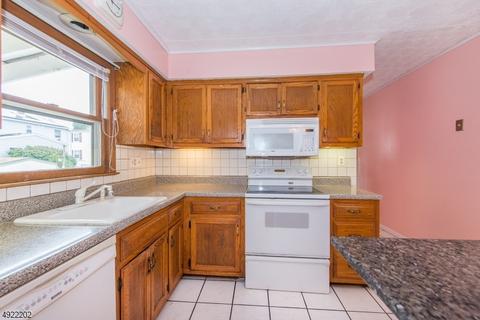 33 Tomar Ct, Bloomfield, NJ 07003 photo 11