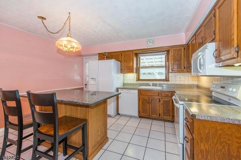 33 Tomar Ct, Bloomfield, NJ 07003 photo 9
