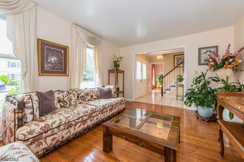 33 Tomar Ct, Bloomfield, NJ 07003 photo 4