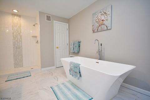 271 Elm Ave, Hackensack, NJ 07601 photo 9