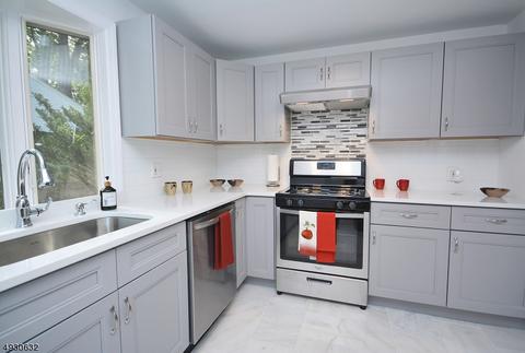 271 Elm Ave, Hackensack, NJ 07601 photo 3