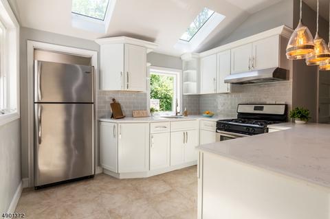 31 E Lake Trl, Wayne, NJ 07470 photo 5