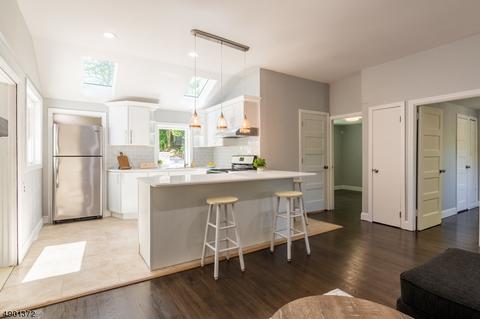 31 E Lake Trl, Wayne, NJ 07470 photo 4