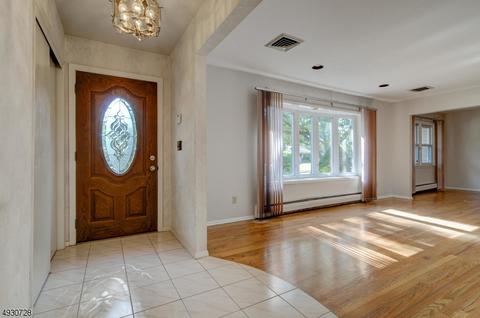 76 White Pl, Clark, NJ 07066 photo 2