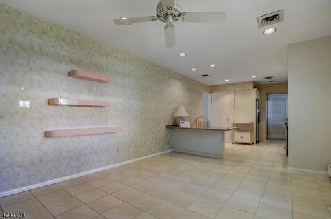 76 White Pl, Clark, NJ 07066 photo 10
