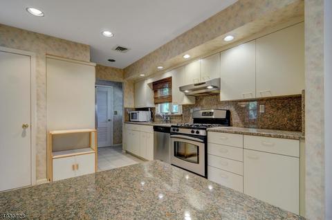 76 White Pl, Clark, NJ 07066 photo 6
