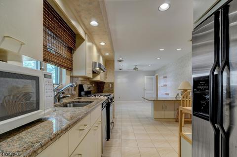 76 White Pl, Clark, NJ 07066 photo 8