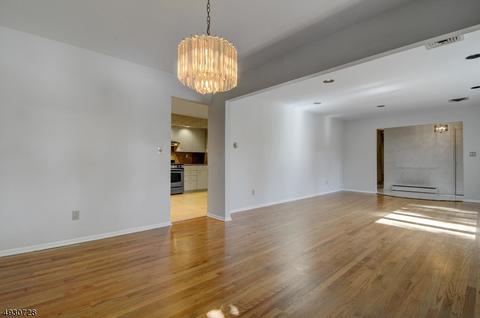76 White Pl, Clark, NJ 07066 photo 4