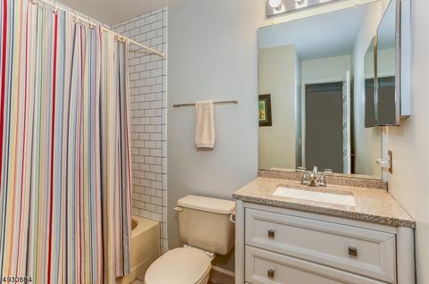14 Exeter Rd, Bedminster, NJ 07921 photo 17