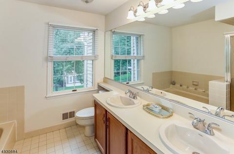 14 Exeter Rd, Bedminster, NJ 07921 photo 13