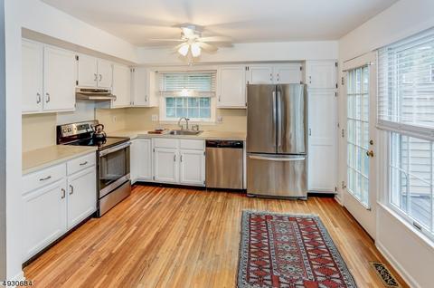 14 Exeter Rd, Bedminster, NJ 07921 photo 6