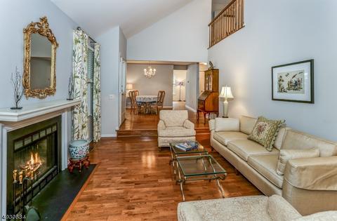 14 Exeter Rd, Bedminster, NJ 07921 photo 4