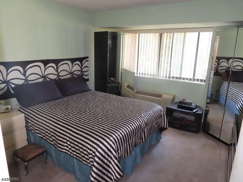55 Clinton Pl, Hackensack, NJ 07601 photo 12