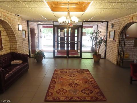 55 Clinton Pl, Hackensack, NJ 07601 photo 4