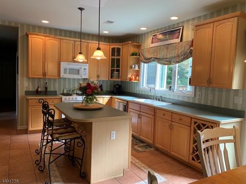 10 Noa Ct, Hackettstown, NJ 07840 photo 5
