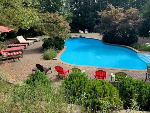 10 Noa Ct, Hackettstown, NJ 07840 photo 2