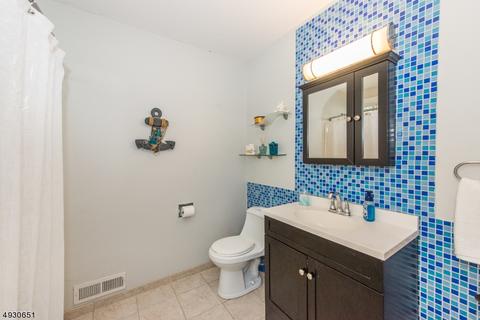 118 Webster Dr, Wayne, NJ 07470 photo 18