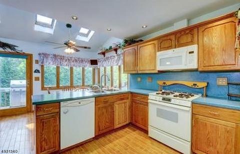 14 Oxbow Pl, Wayne, NJ 07470 photo 4