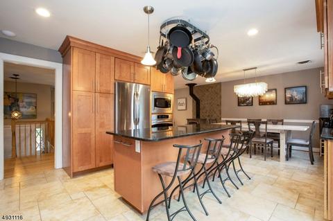 156 Caroline Rd, Paramus, NJ 07652 photo 7