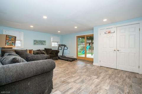 156 Caroline Rd, Paramus, NJ 07652 photo 16