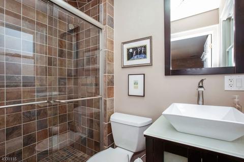156 Caroline Rd, Paramus, NJ 07652 photo 12