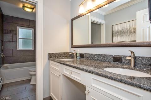 156 Caroline Rd, Paramus, NJ 07652 photo 15