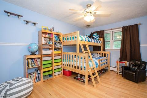 156 Caroline Rd, Paramus, NJ 07652 photo 14