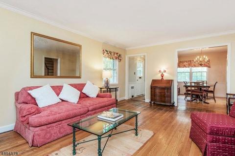 54 Parkview Ter, Summit, NJ 07901 photo 4