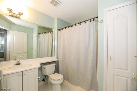8030 Brittany Dr, Wayne, NJ 07470 photo 16