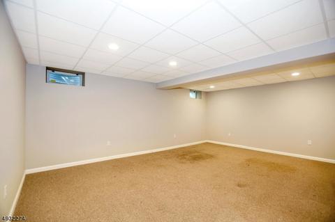 8030 Brittany Dr, Wayne, NJ 07470 photo 17