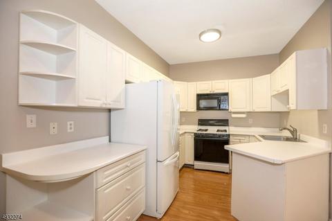 8030 Brittany Dr, Wayne, NJ 07470 photo 7