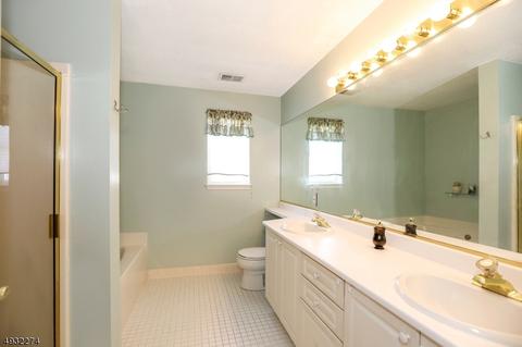 8030 Brittany Dr, Wayne, NJ 07470 photo 11