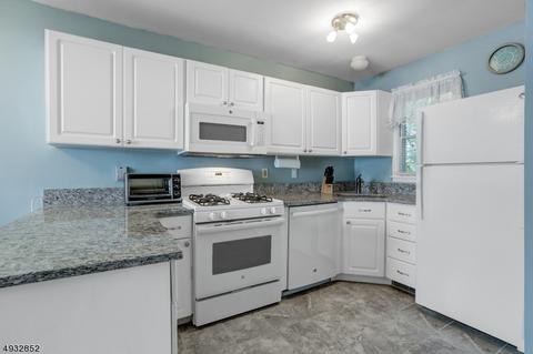 45 School St, Clark, NJ 07066 photo 3