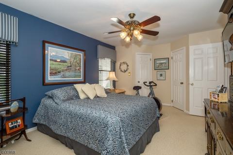 902 Timber Oaks Rd, Edison, NJ 08820 photo 12