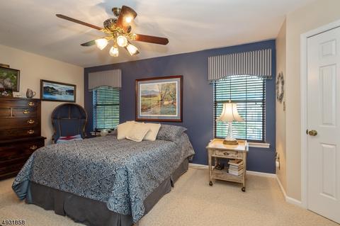 902 Timber Oaks Rd, Edison, NJ 08820 photo 10