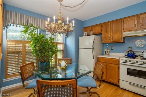 902 Timber Oaks Rd, Edison, NJ 08820 photo 9