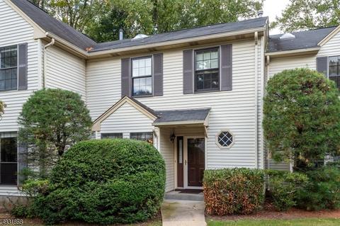 902 Timber Oaks Rd, Edison, NJ 08820 photo 1