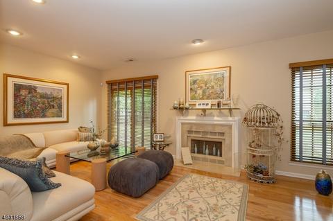 902 Timber Oaks Rd, Edison, NJ 08820 photo 6