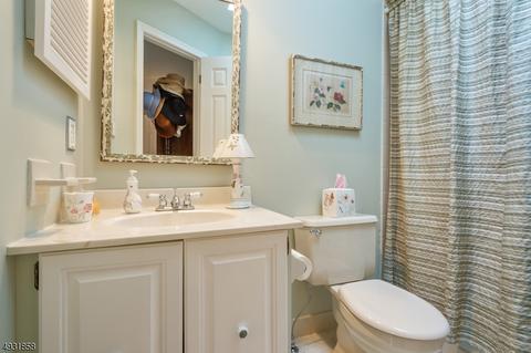 902 Timber Oaks Rd, Edison, NJ 08820 photo 14