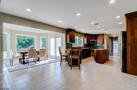 9 Ewing Dr, Flemington, NJ 08822 photo 3