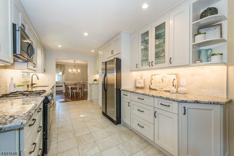 134 Beechwood Dr, Wayne, NJ 07470 photo 6