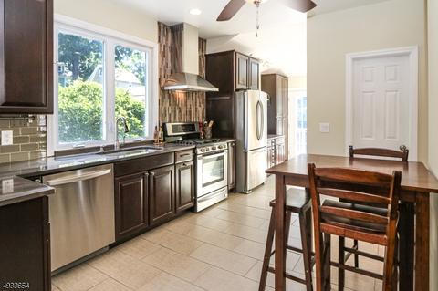 75 Daniel Ave, Rutherford, NJ 07070 photo 8