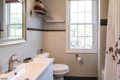 75 Daniel Ave, Rutherford, NJ 07070 photo 19