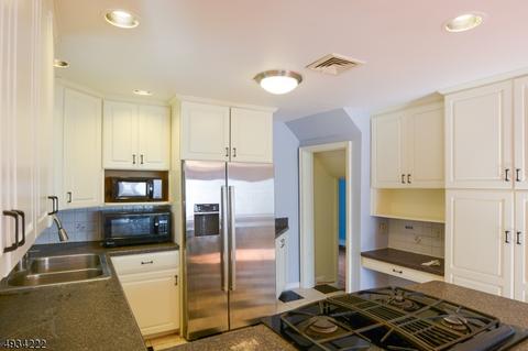 38 Grayson Pl, Teaneck, NJ 07666 photo 13