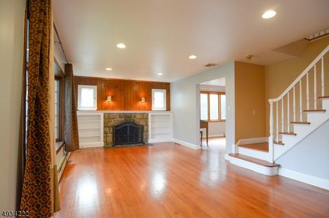 38 Grayson Pl, Teaneck, NJ 07666 photo 3