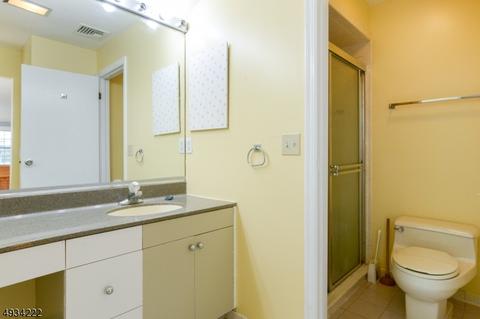 38 Grayson Pl, Teaneck, NJ 07666 photo 19