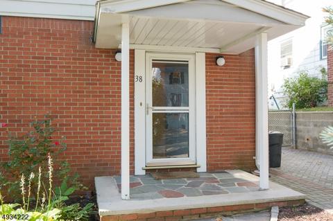 38 Grayson Pl, Teaneck, NJ 07666 photo 2